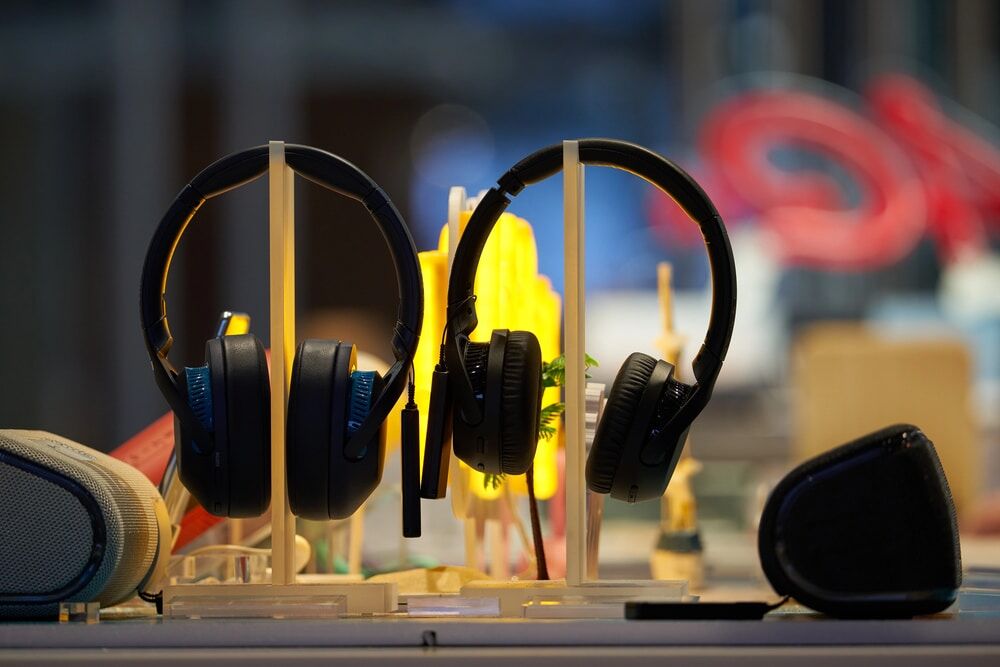 Drei Schwachstellen in Airoha-Chipsätzen gefährden Millionen Bluetooth-Kopfhörer